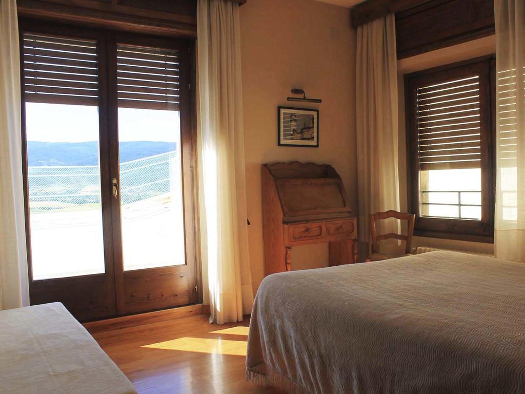 Hostal Rita Belvedere Puigcerda Exterior photo