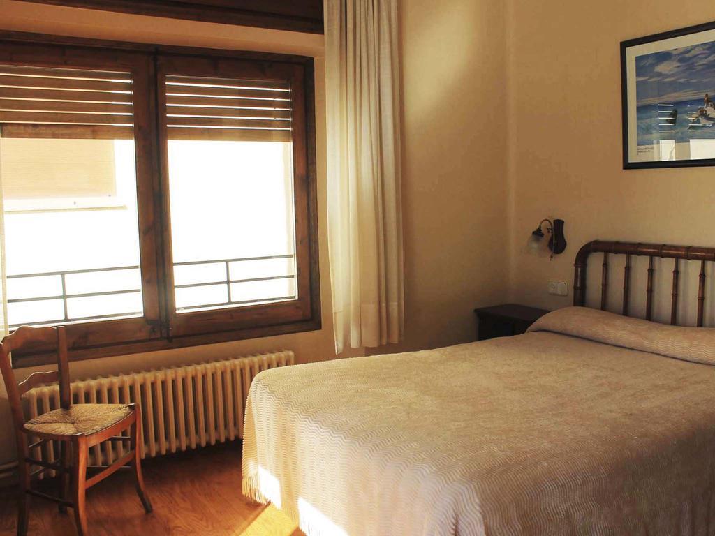 Hostal Rita Belvedere Puigcerda Exterior photo