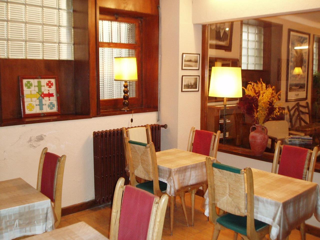 Hostal Rita Belvedere Puigcerda Exterior photo