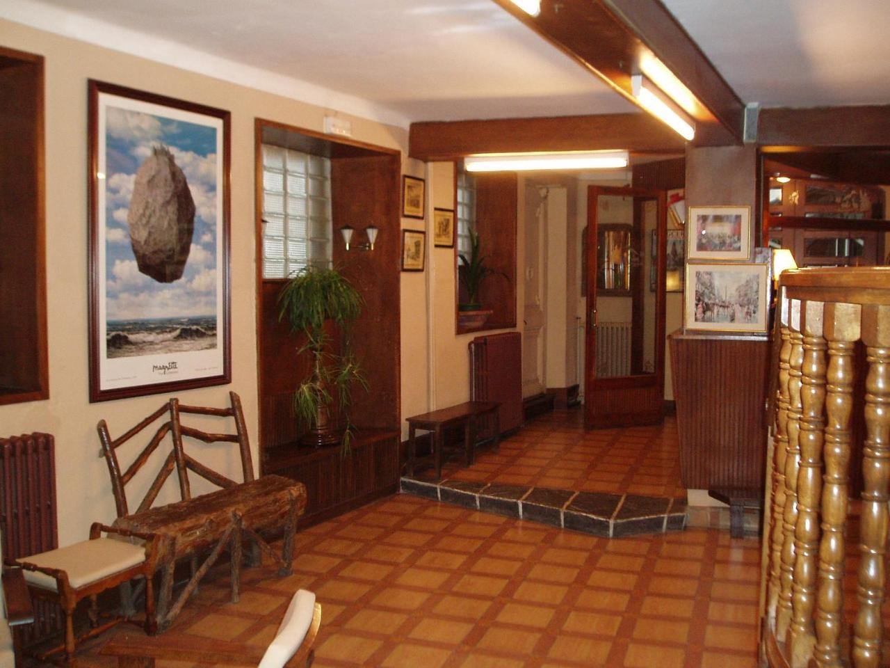 Hostal Rita Belvedere Puigcerda Exterior photo